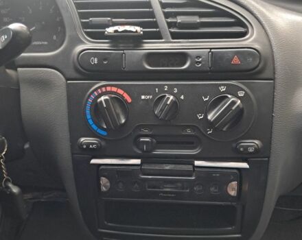 Зелений Деу Ланос, об'ємом двигуна 1.5 л та пробігом 255 тис. км за 2000 $, фото 6 на Automoto.ua