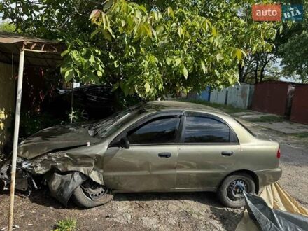 Деу Ланос 2004 у Кропивницькому (Кіровограді) на Automoto.ua Зелений Деу Ланос, об'ємом двигуна 1.5 л та пробігом 265 тис. км за 1100 $, фото 1 на Automoto.ua