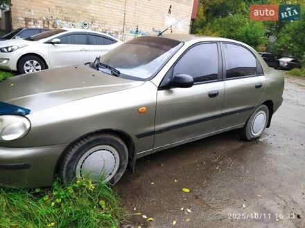 Деу Ланос 2004 у Умани на Automoto.ua Зелений Деу Ланос, об'ємом двигуна 1.5 л та пробігом 300 тис. км за 2300 $, фото 1 на Automoto.ua