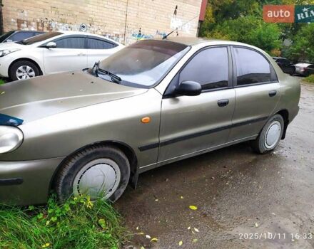 Деу Ланос 2004 у Умани на Automoto.ua Зелений Деу Ланос, об'ємом двигуна 1.5 л та пробігом 300 тис. км за 2300 $, фото 1 на Automoto.ua