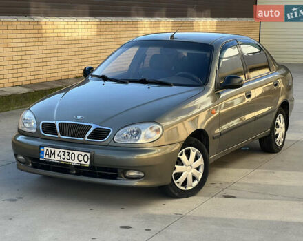 Деу Ланос 2004 у Бердичеве на Automoto.ua Зелений Деу Ланос, об'ємом двигуна 1.6 л та пробігом 221 тис. км за 2500 $, фото 1 на Automoto.ua