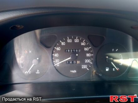 Деу Ланос 2006 у Кам'янське (Дніпродзержинськ) на Automoto.ua Зелений Деу Ланос, об'ємом двигуна 1.5 л та пробігом 282 тис. км за 3000 $, фото 1 на Automoto.ua