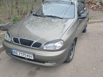 Зеленый Дэу Ланос, объемом двигателя 1.5 л и пробегом 255 тыс. км за 2000 $, фото 1 на Automoto.ua