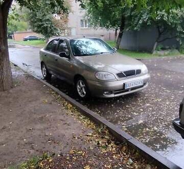 Зеленый Дэу Ланос, объемом двигателя 1.5 л и пробегом 225 тыс. км за 2372 $, фото 1 на Automoto.ua