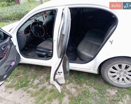 Белый Дэу Леганза, объемом двигателя 2 л и пробегом 305 тыс. км за 1900 $, фото 5 на Automoto.ua