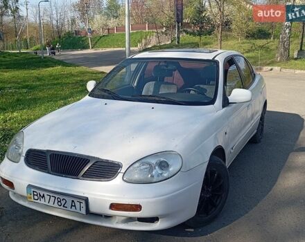 Белый Дэу Леганза, объемом двигателя 2 л и пробегом 224 тыс. км за 1100 $, фото 1 на Automoto.ua