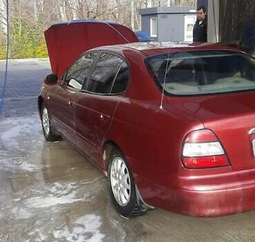 Красный Дэу Леганза, объемом двигателя 2 л и пробегом 253 тыс. км за 2800 $, фото 5 на Automoto.ua