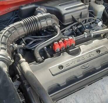 Красный Дэу Леганза, объемом двигателя 2 л и пробегом 253 тыс. км за 2800 $, фото 7 на Automoto.ua