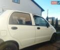 Белый Дэу Матиз, объемом двигателя 0.8 л и пробегом 177 тыс. км за 1200 $, фото 1 на Automoto.ua