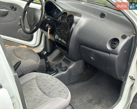Білий Деу Матіз, об'ємом двигуна 0.8 л та пробігом 240 тис. км за 1399 $, фото 4 на Automoto.ua