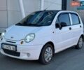 Белый Дэу Матиз, объемом двигателя 0.8 л и пробегом 194 тыс. км за 2400 $, фото 2 на Automoto.ua