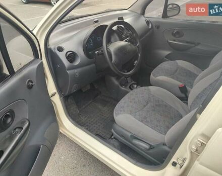 Белый Дэу Матиз, объемом двигателя 0.8 л и пробегом 103 тыс. км за 3300 $, фото 3 на Automoto.ua