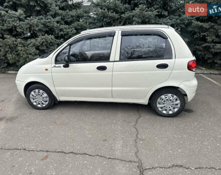 Белый Дэу Матиз, объемом двигателя 0.8 л и пробегом 75 тыс. км за 2200 $, фото 4 на Automoto.ua