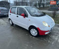 Белый Дэу Матиз, объемом двигателя 0.8 л и пробегом 35 тыс. км за 1600 $, фото 2 на Automoto.ua