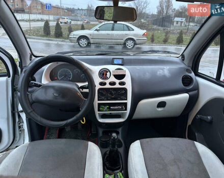 Белый Дэу Матиз, объемом двигателя 0.8 л и пробегом 35 тыс. км за 1600 $, фото 12 на Automoto.ua