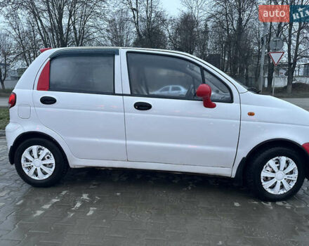 Белый Дэу Матиз, объемом двигателя 0.8 л и пробегом 35 тыс. км за 1600 $, фото 3 на Automoto.ua
