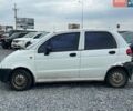 Белый Дэу Матиз, объемом двигателя 0.8 л и пробегом 170 тыс. км за 990 $, фото 4 на Automoto.ua