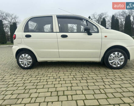 Белый Дэу Матиз, объемом двигателя 0.8 л и пробегом 75 тыс. км за 1999 $, фото 5 на Automoto.ua