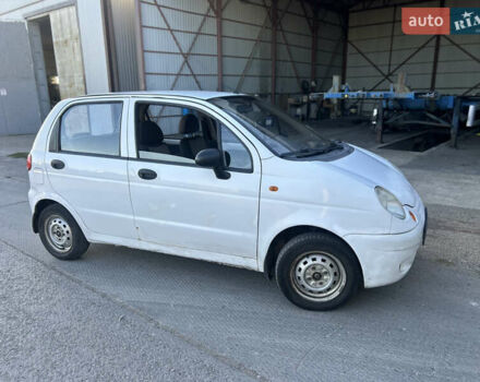 Белый Дэу Матиз, объемом двигателя 0.8 л и пробегом 140 тыс. км за 1550 $, фото 4 на Automoto.ua