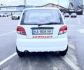 Белый Дэу Матиз, объемом двигателя 0.8 л и пробегом 122 тыс. км за 2500 $, фото 5 на Automoto.ua