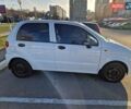 Белый Дэу Матиз, объемом двигателя 0.8 л и пробегом 173 тыс. км за 2750 $, фото 1 на Automoto.ua