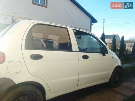 Белый Дэу Матиз, объемом двигателя 0.8 л и пробегом 177 тыс. км за 1200 $, фото 1 на Automoto.ua