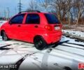 Червоний Деу Матіз, об'ємом двигуна 0.8 л та пробігом 168 тис. км за 2000 $, фото 4 на Automoto.ua
