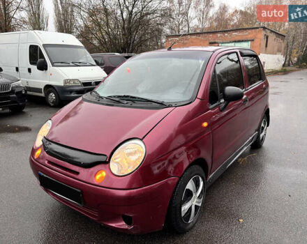 Красный Дэу Матиз, объемом двигателя 0.8 л и пробегом 142 тыс. км за 2300 $, фото 1 на Automoto.ua