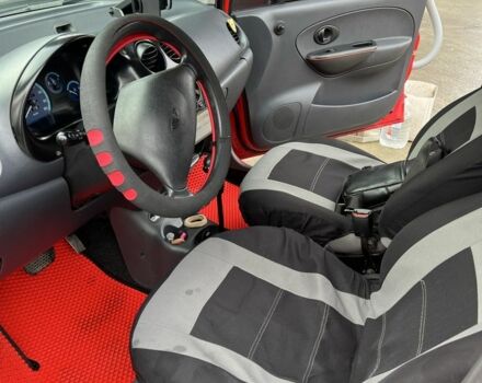 Красный Дэу Матиз, объемом двигателя 0.8 л и пробегом 1 тыс. км за 2600 $, фото 7 на Automoto.ua