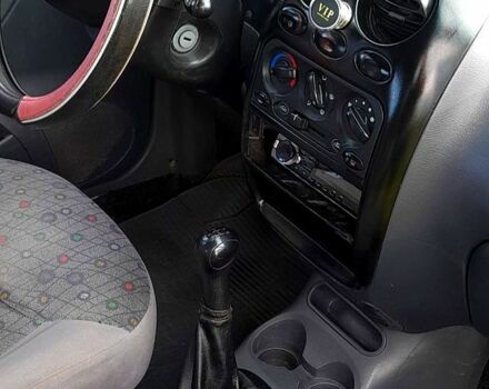 Червоний Деу Матіз, об'ємом двигуна 0.8 л та пробігом 180 тис. км за 2000 $, фото 8 на Automoto.ua