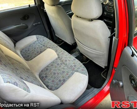 Красный Дэу Матиз, объемом двигателя 0.8 л и пробегом 120 тыс. км за 2000 $, фото 5 на Automoto.ua