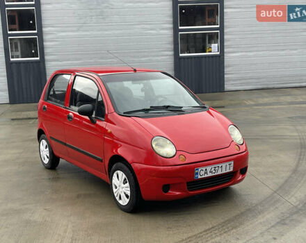 Красный Дэу Матиз, объемом двигателя 0.8 л и пробегом 120 тыс. км за 2850 $, фото 2 на Automoto.ua
