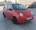 Красный Дэу Матиз, объемом двигателя 0.8 л и пробегом 150 тыс. км за 2500 $, фото 1 на Automoto.ua