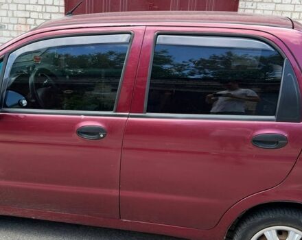 Червоний Деу Матіз, об'ємом двигуна 0.8 л та пробігом 180 тис. км за 2000 $, фото 5 на Automoto.ua