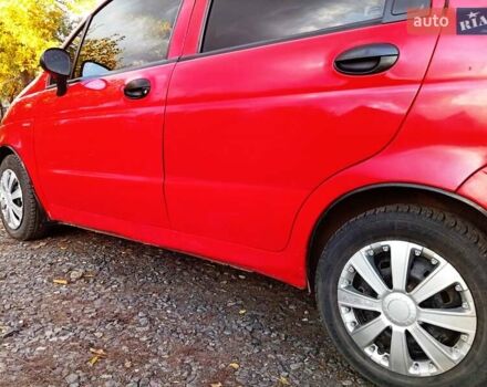 Деу Матіз 2007 у Золотоноше на Automoto.ua Червоний Деу Матіз, об'ємом двигуна 0.8 л та пробігом 138 тис. км за 2599 $, фото 7 на Automoto.ua