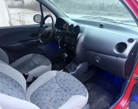 Красный Дэу Матиз, объемом двигателя 0.8 л и пробегом 180 тыс. км за 1750 $, фото 4 на Automoto.ua