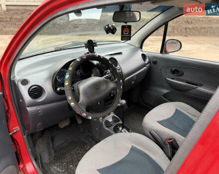 Червоний Деу Матіз, об'ємом двигуна 0.8 л та пробігом 130 тис. км за 2850 $, фото 4 на Automoto.ua