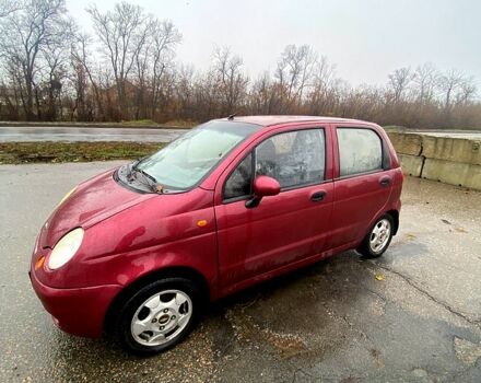Красный Дэу Матиз, объемом двигателя 0.8 л и пробегом 250 тыс. км за 1800 $, фото 1 на Automoto.ua