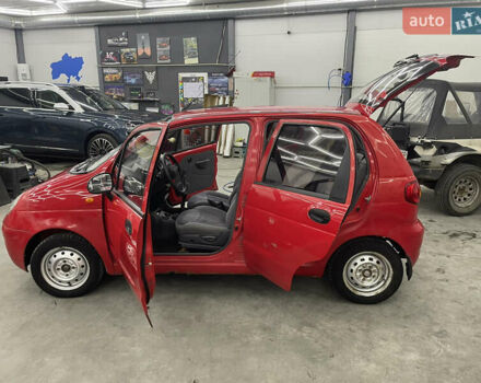 Красный Дэу Матиз, объемом двигателя 0.8 л и пробегом 219 тыс. км за 1300 $, фото 6 на Automoto.ua