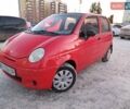 Красный Дэу Матиз, объемом двигателя 0.8 л и пробегом 176 тыс. км за 2400 $, фото 1 на Automoto.ua