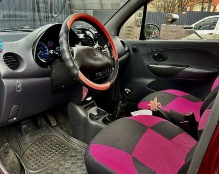 Червоний Деу Матіз, об'ємом двигуна 0.8 л та пробігом 135 тис. км за 2000 $, фото 6 на Automoto.ua