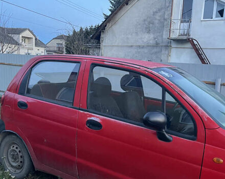 Красный Дэу Матиз, объемом двигателя 0.8 л и пробегом 128 тыс. км за 800 $, фото 2 на Automoto.ua