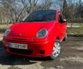 Красный Дэу Матиз, объемом двигателя 0.8 л и пробегом 121 тыс. км за 2400 $, фото 1 на Automoto.ua