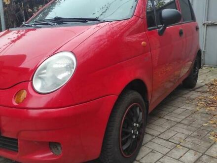 Деу Матіз 2006 у Харкові на Automoto.ua Червоний Деу Матіз, об'ємом двигуна 0.8 л та пробігом 197 тис. км за 2000 $, фото 1 на Automoto.ua