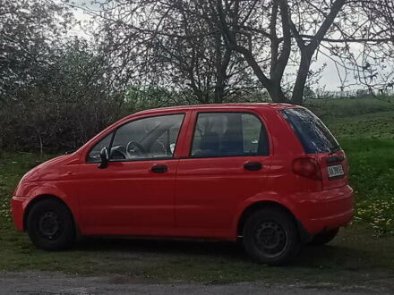 Деу Матіз 2007 у Василькове на Automoto.ua Червоний Деу Матіз, об'ємом двигуна 0.8 л та пробігом 200 тис. км за 3300 $, фото 1 на Automoto.ua