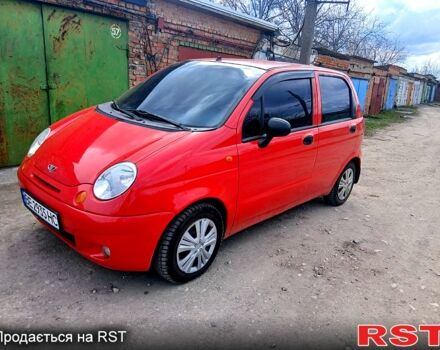 Красный Дэу Матиз, объемом двигателя 0.8 л и пробегом 145 тыс. км за 2400 $, фото 1 на Automoto.ua