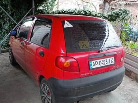 Красный Дэу Матиз, объемом двигателя 0.8 л и пробегом 150 тыс. км за 2500 $, фото 1 на Automoto.ua