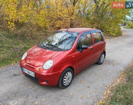 Красный Дэу Матиз, объемом двигателя 0.8 л и пробегом 120 тыс. км за 2500 $, фото 1 на Automoto.ua