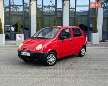 Красный Дэу Матиз, объемом двигателя 0.8 л и пробегом 150 тыс. км за 1650 $, фото 1 на Automoto.ua