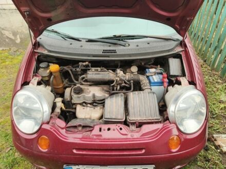 Красный Дэу Матиз, объемом двигателя 0 л и пробегом 132 тыс. км за 1350 $, фото 1 на Automoto.ua